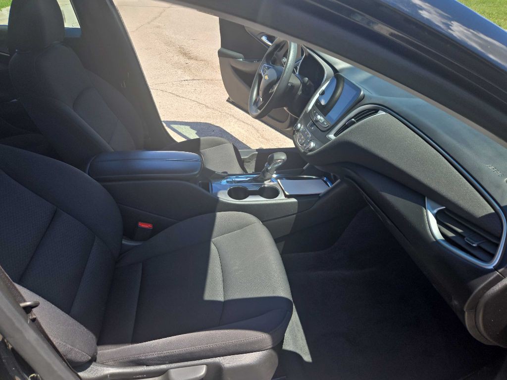 2023 Chevrolet Malibu Image 21