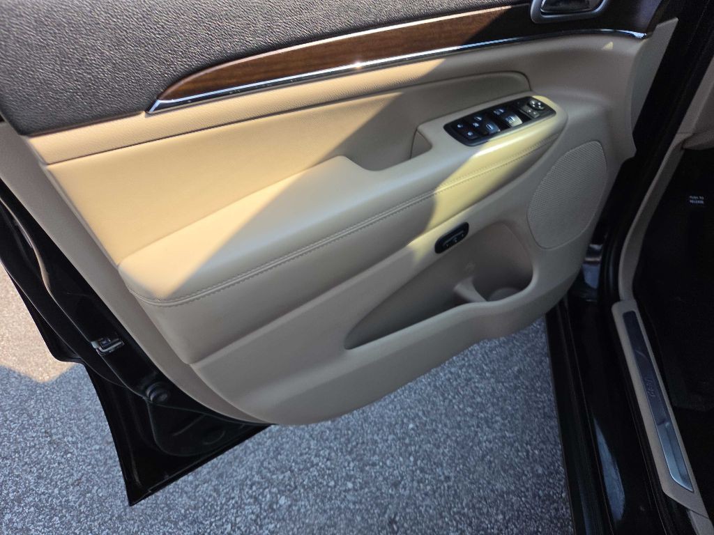 2018 Jeep Grand Cherokee Image 9