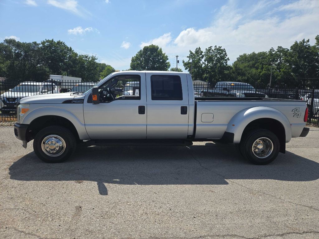 2015 Ford F-350 Image 2