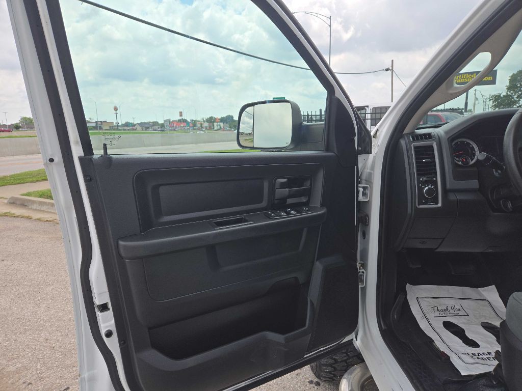 2015 RAM 1500 Image 9