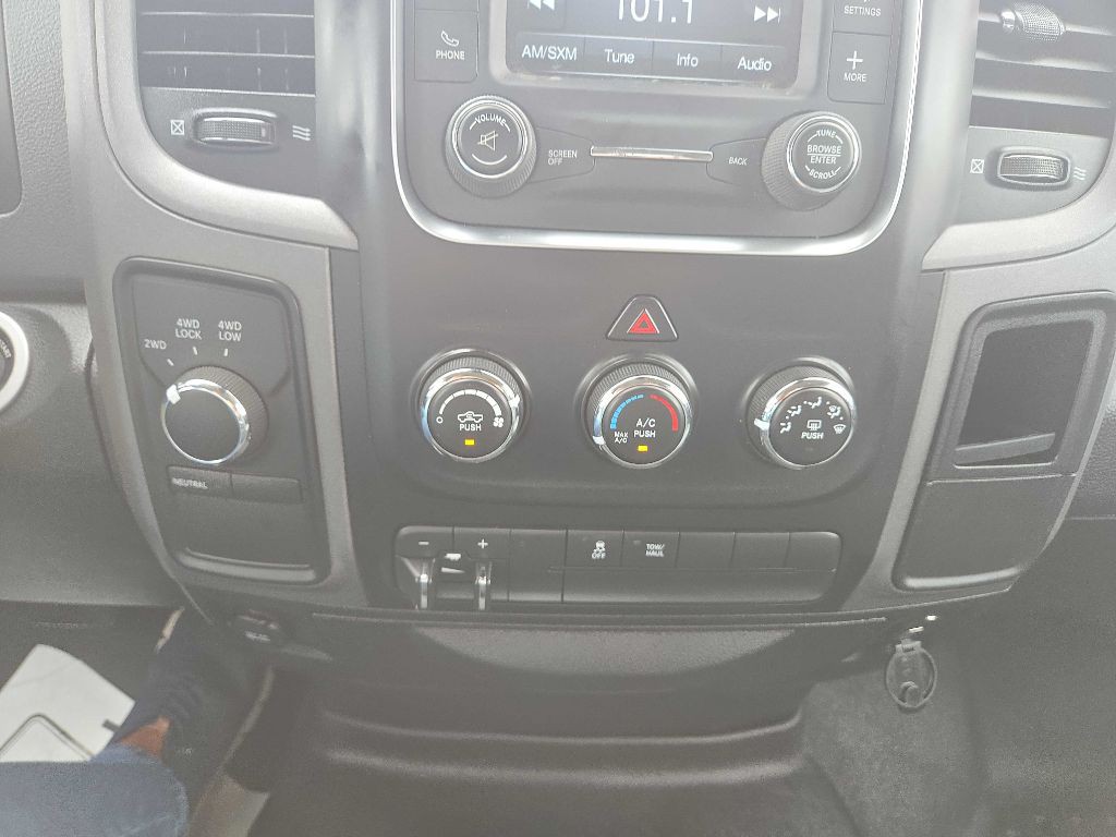2015 RAM 1500 Image 18