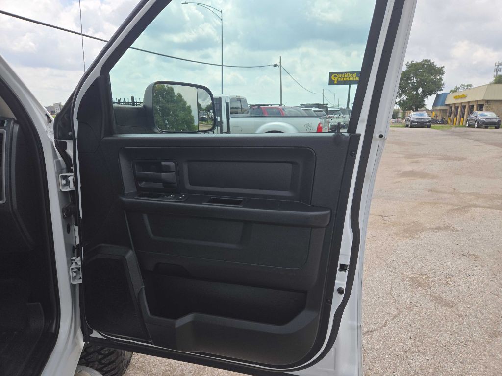 2015 RAM 1500 Image 23
