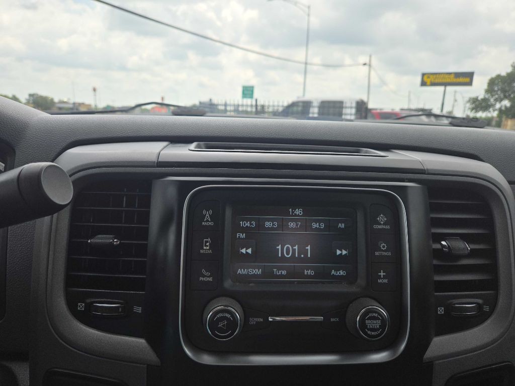2015 RAM 1500 Image 30