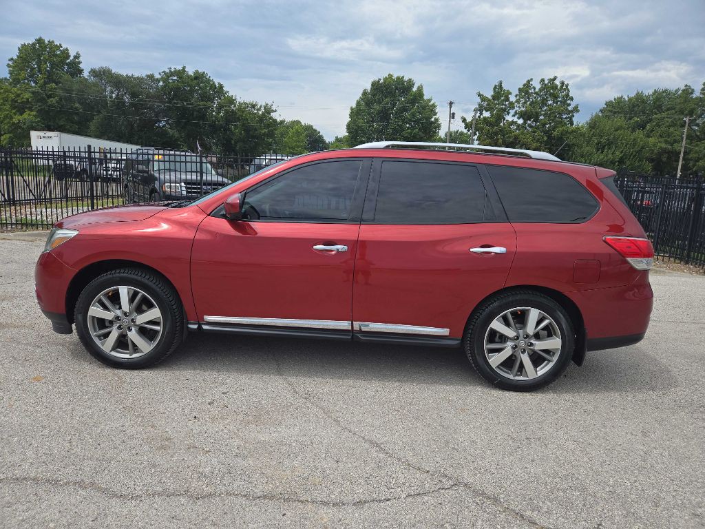 2014 Nissan Pathfinder Image 2