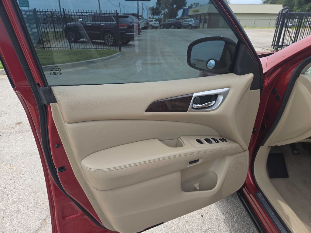 2014 Nissan Pathfinder Image 9