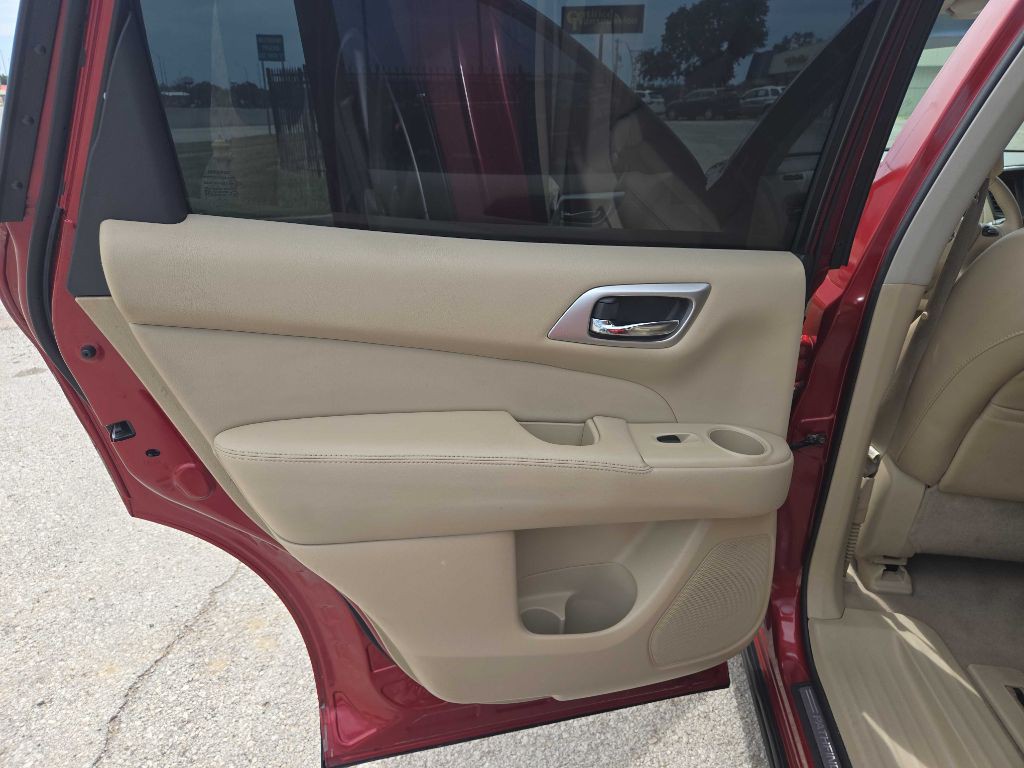 2014 Nissan Pathfinder Image 12