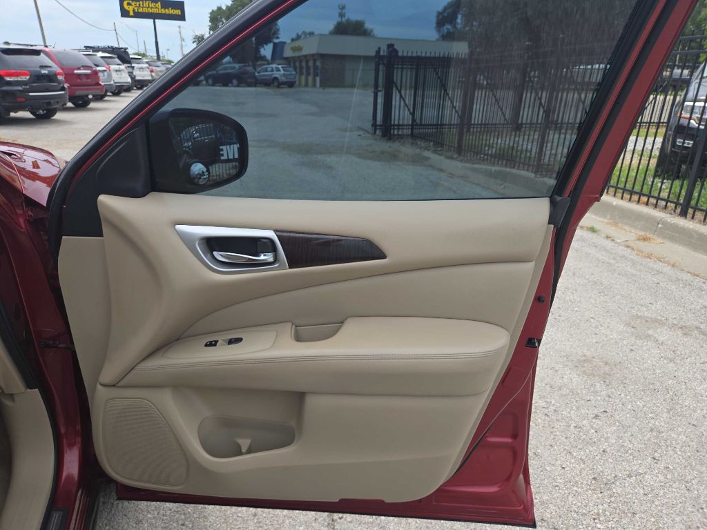 2014 Nissan Pathfinder Image 22