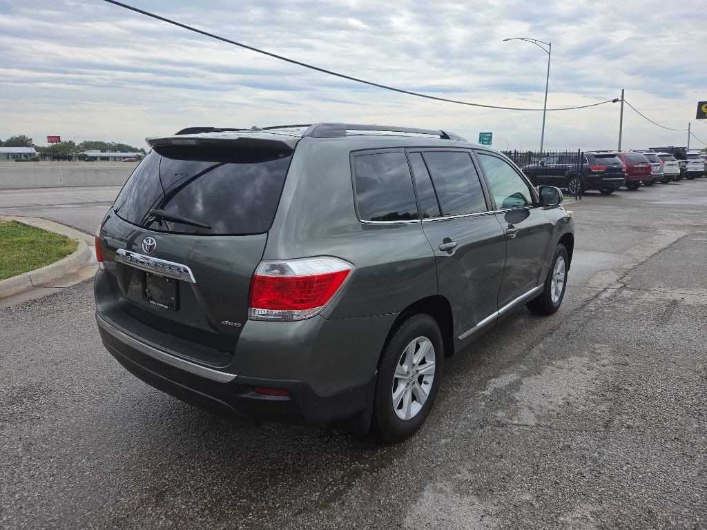2013 Toyota Highlander Image 4