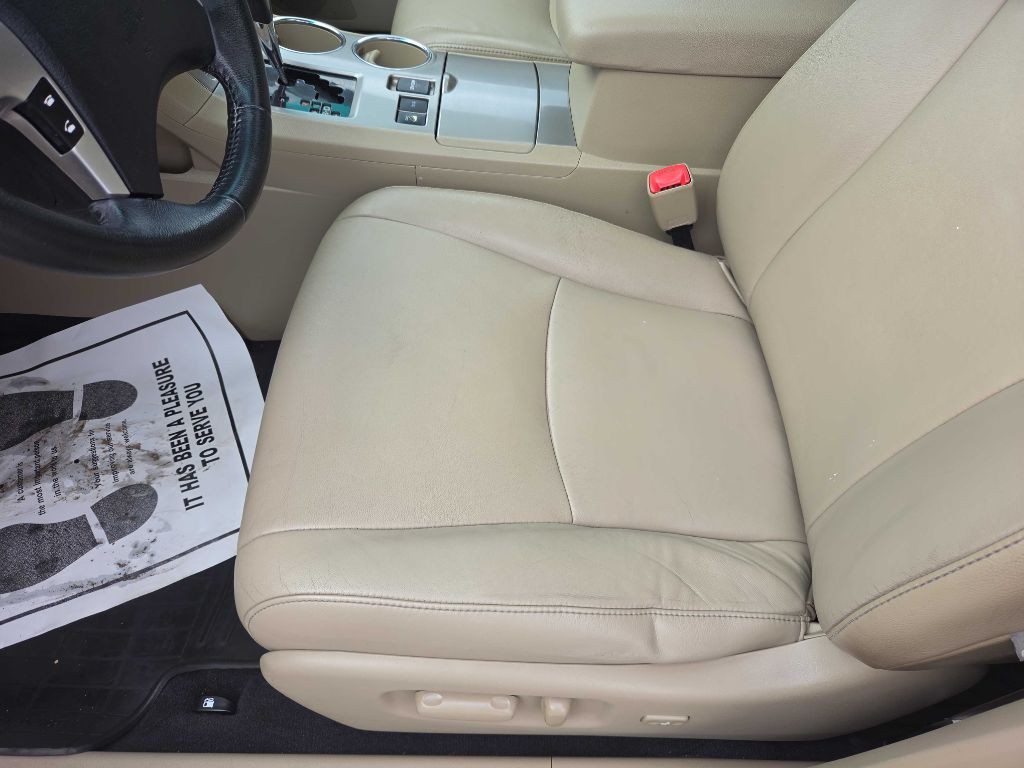 2013 Toyota Highlander Image 10
