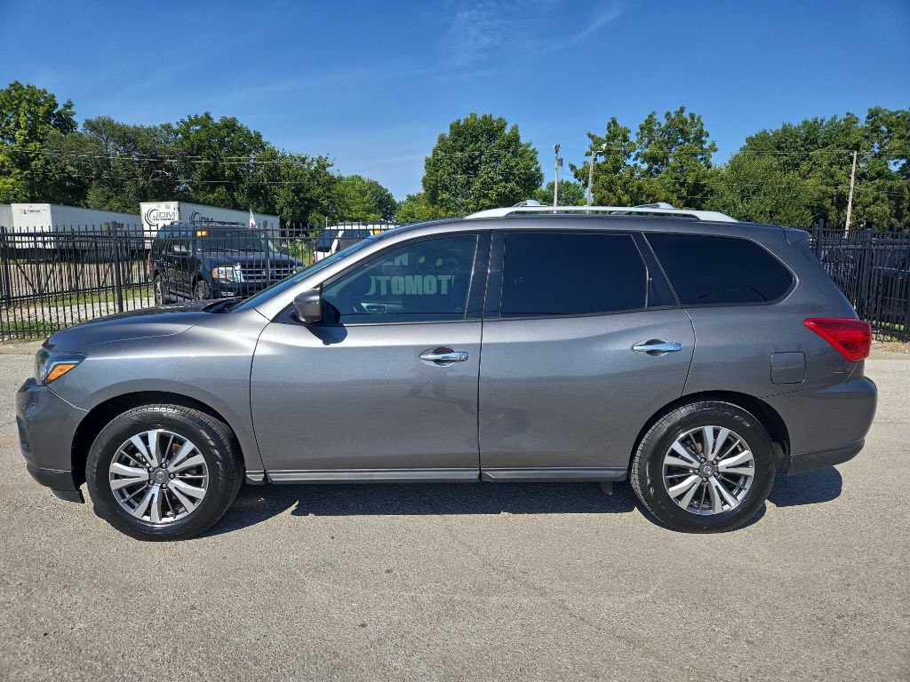 2019 Nissan Pathfinder Image 2