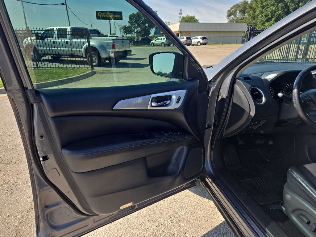 2019 Nissan Pathfinder Image 9