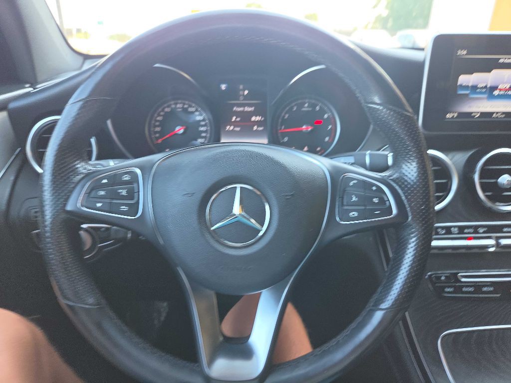 2019 Mercedes-Benz GLC-Class Image 16