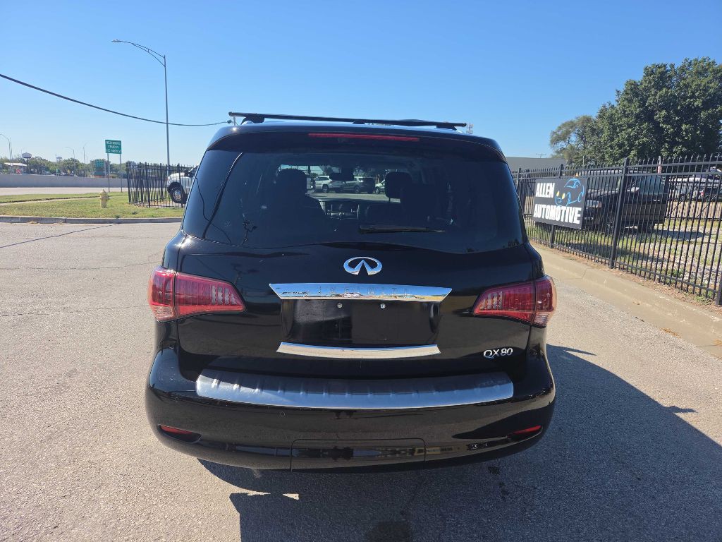 2017 INFINITI QX80 Image 4