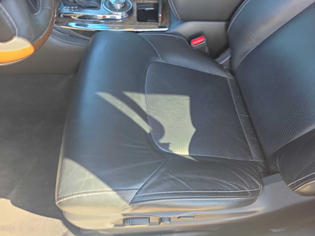 2017 INFINITI QX80 Image 12