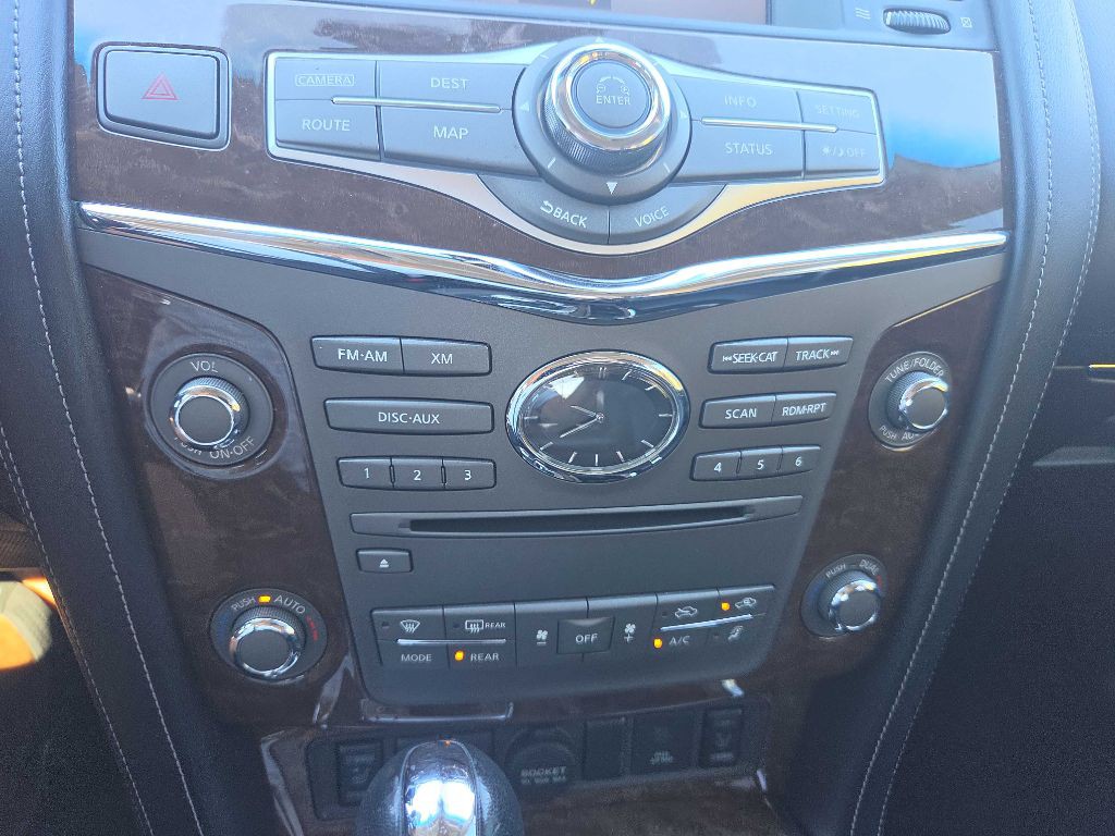 2017 INFINITI QX80 Image 18