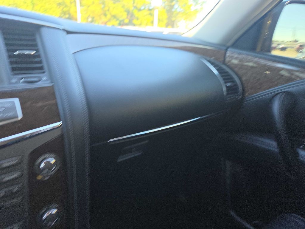 2017 INFINITI QX80 Image 22