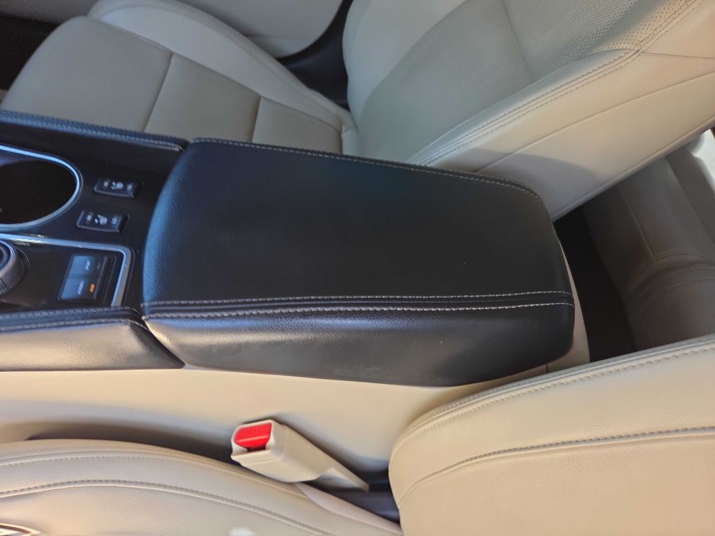 2017 Nissan Maxima Image 13