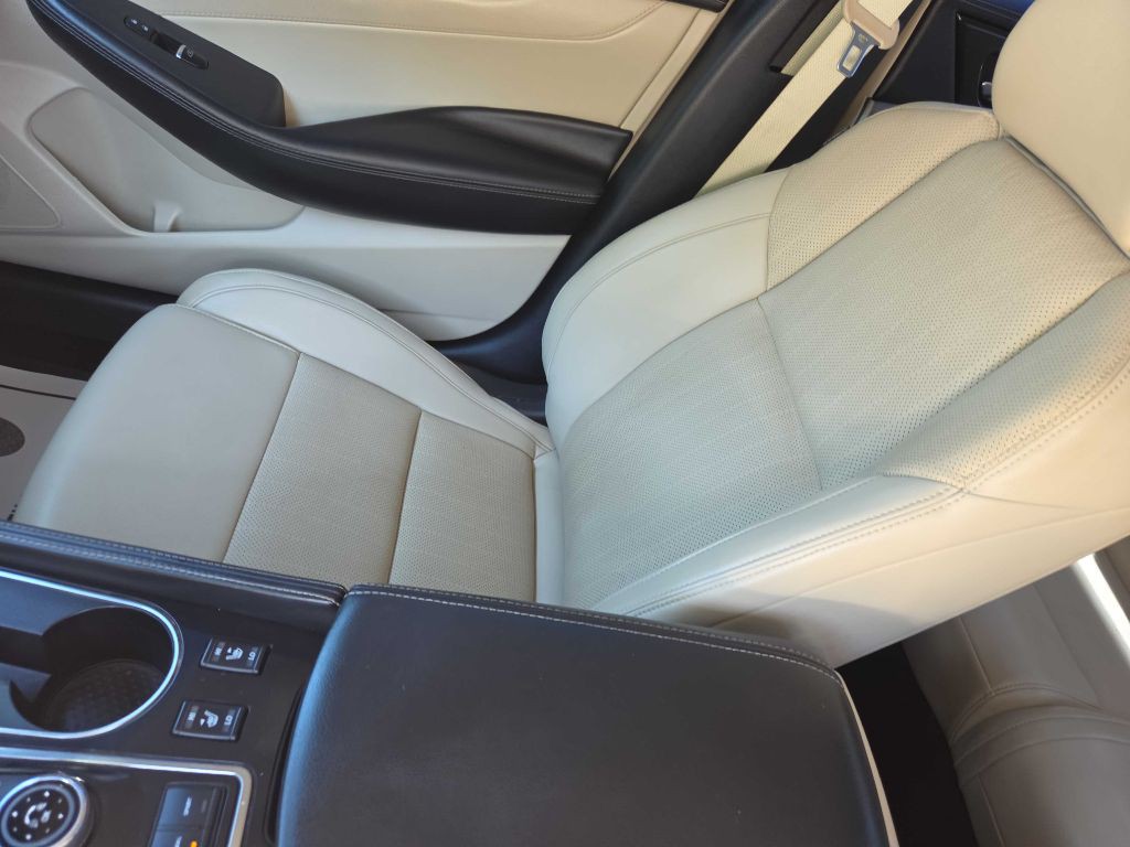 2017 Nissan Maxima Image 14