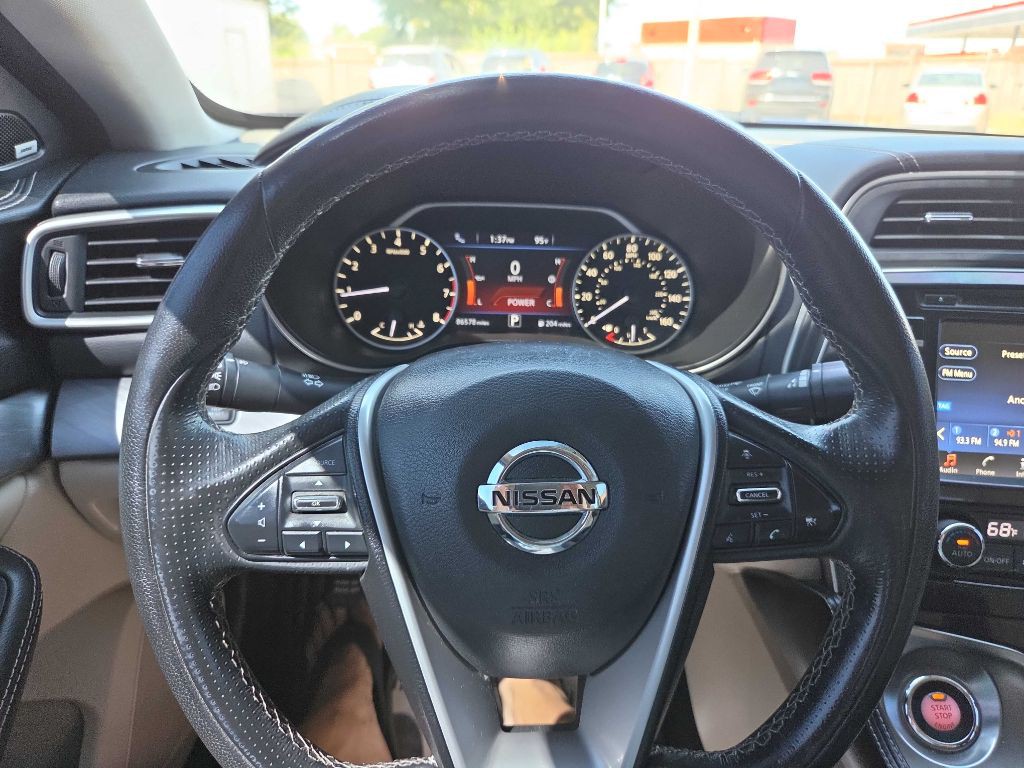 2017 Nissan Maxima Image 16