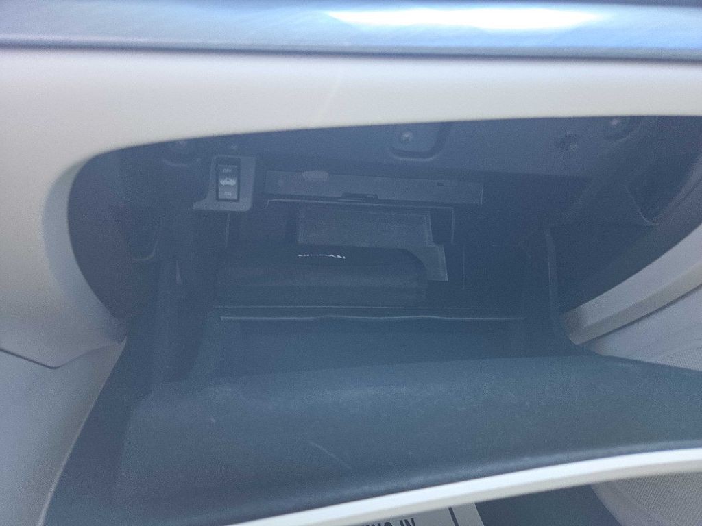 2017 Nissan Maxima Image 21