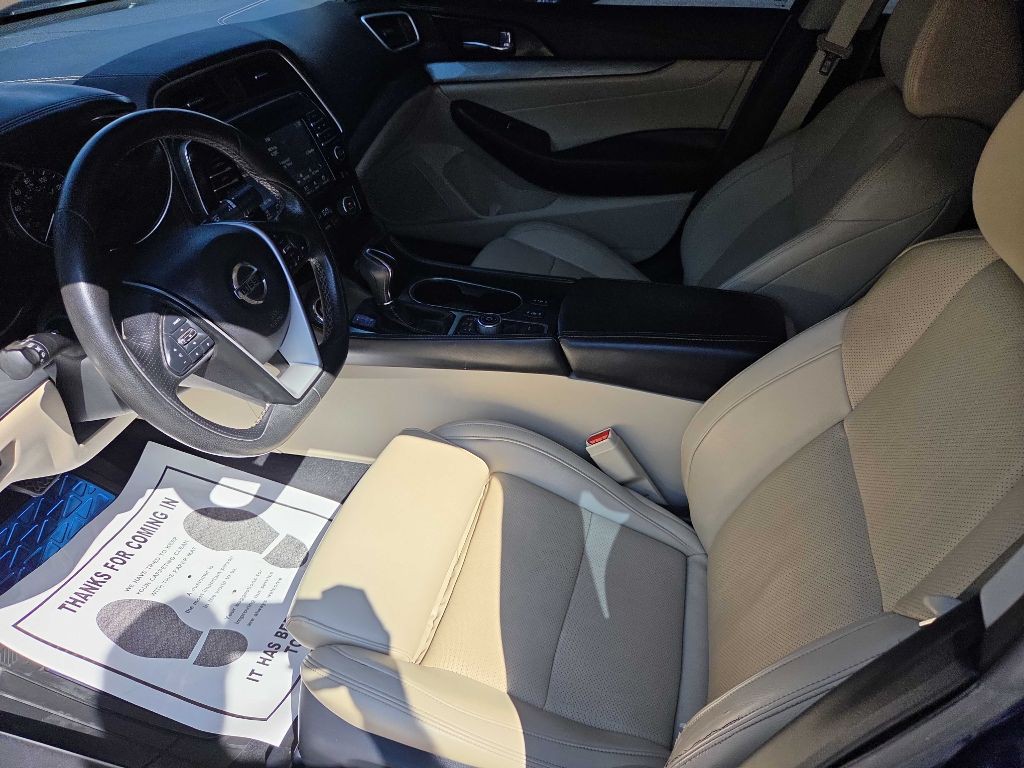 2017 Nissan Maxima Image 10