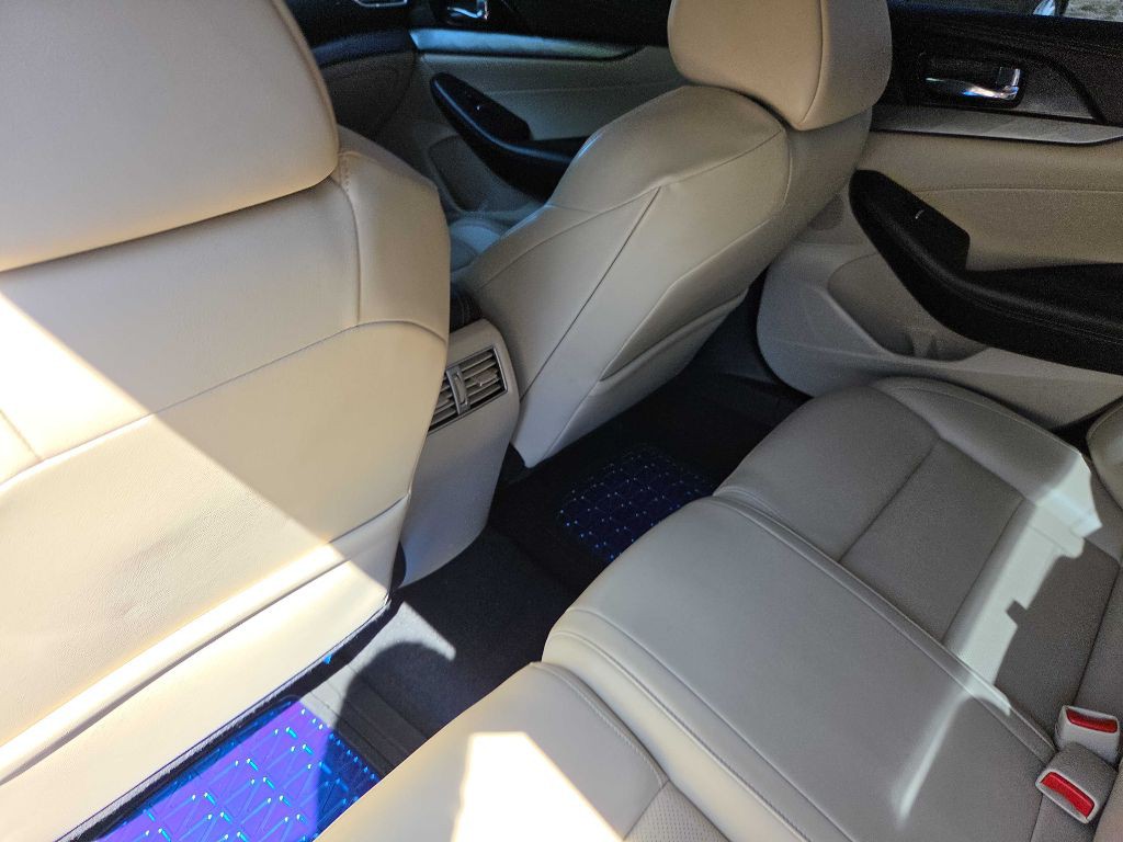 2017 Nissan Maxima Image 27