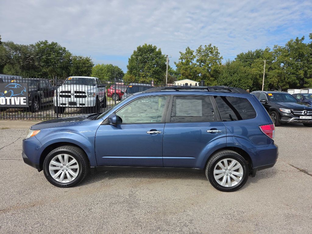 2013 Subaru Forester Image 2