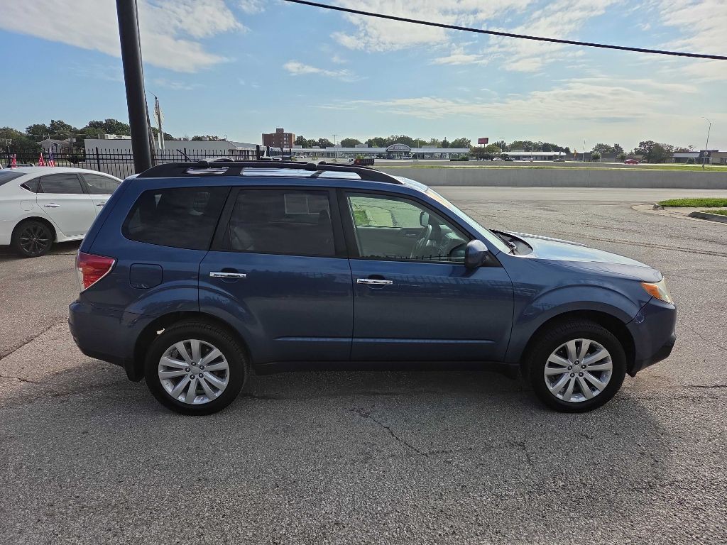 2013 Subaru Forester Image 6