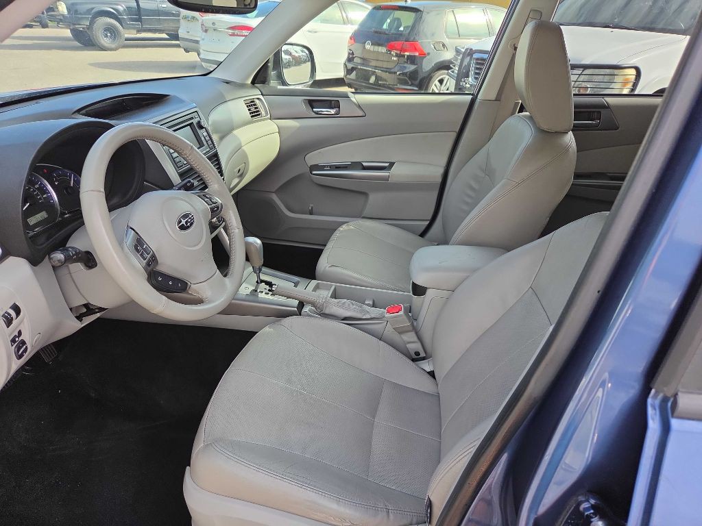 2013 Subaru Forester Image 10