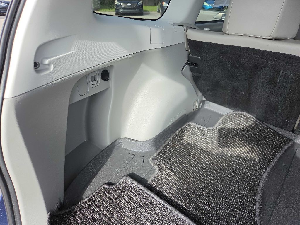 2013 Subaru Forester Image 28
