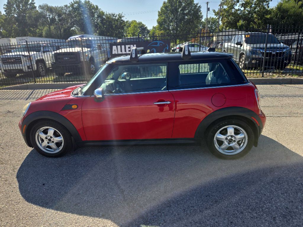 2009 MINI Cooper Image 2