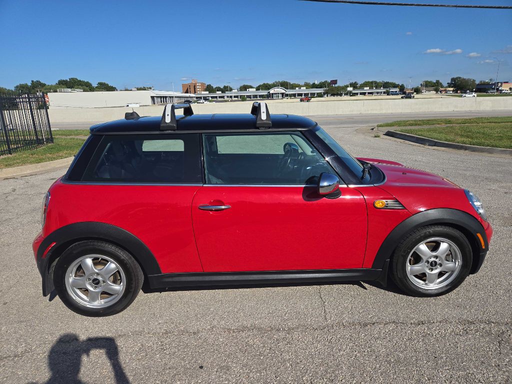 2009 MINI Cooper Image 7