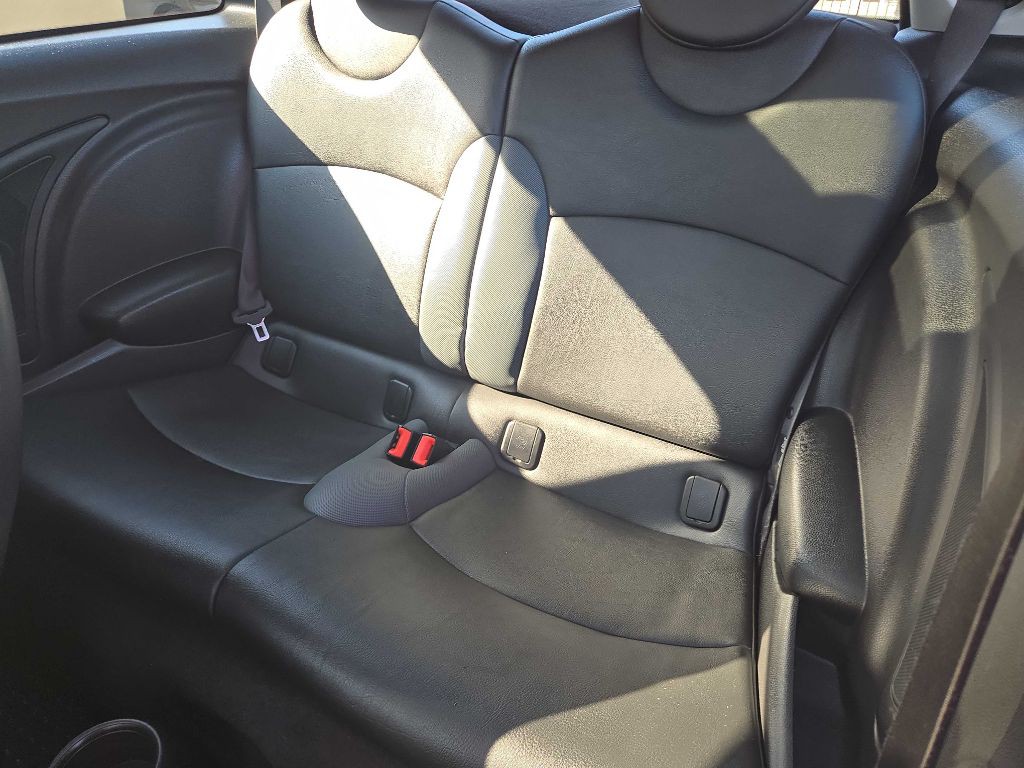 2009 MINI Cooper Image 34