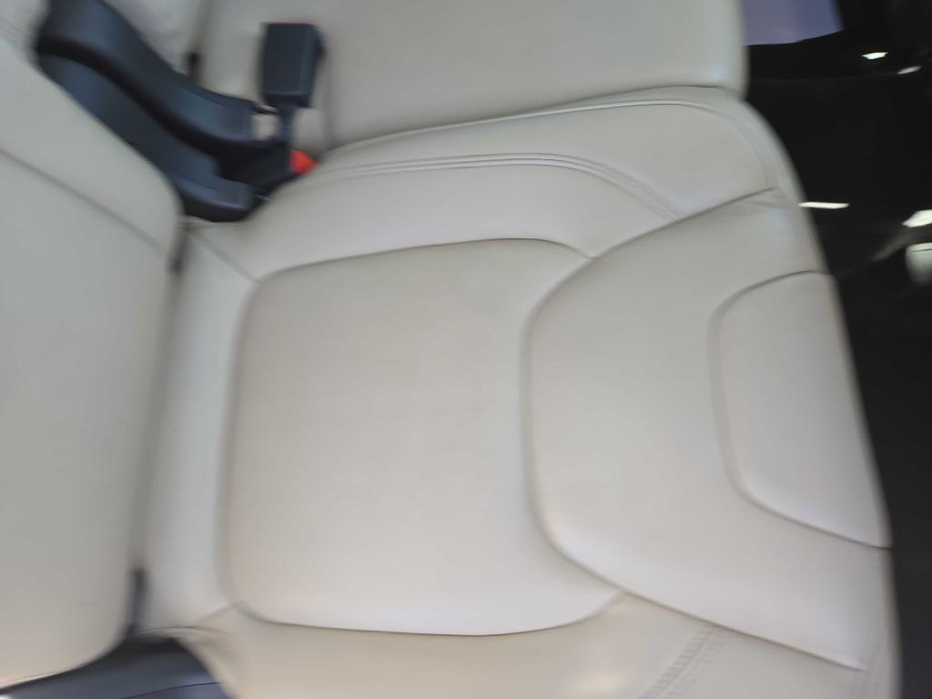 2015 Jeep Cherokee Image 19