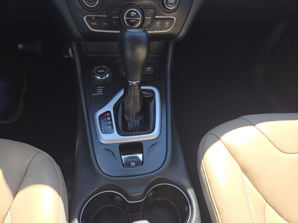 2015 Jeep Cherokee Image 33