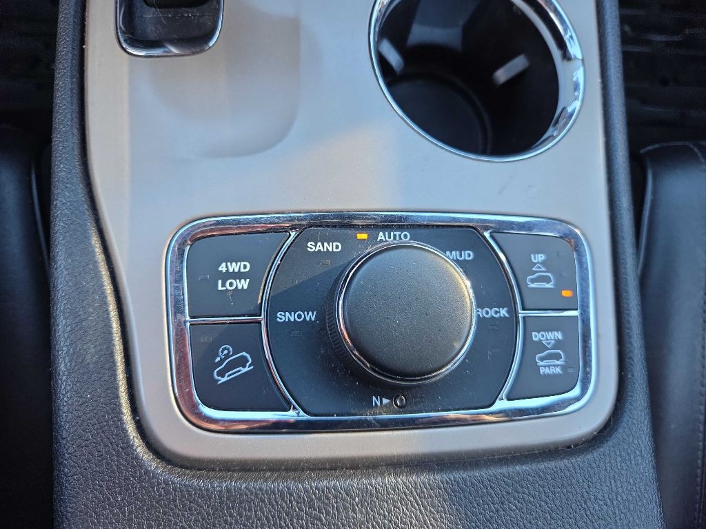 2015 Jeep Grand Cherokee Image 21