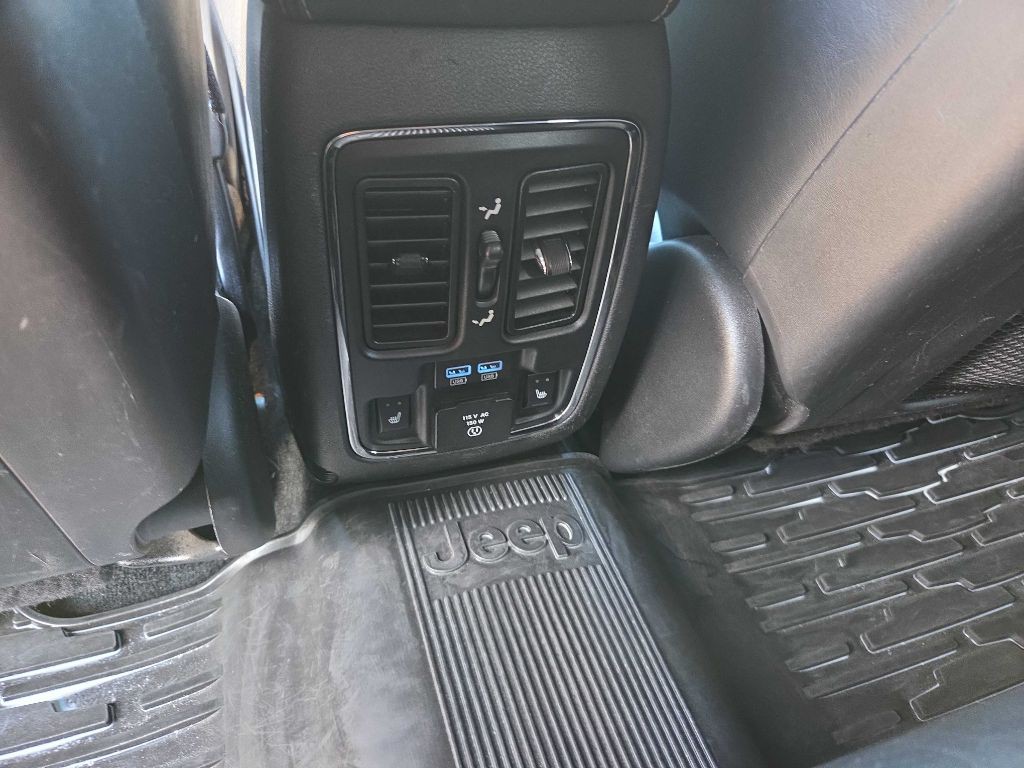 2015 Jeep Grand Cherokee Image 31