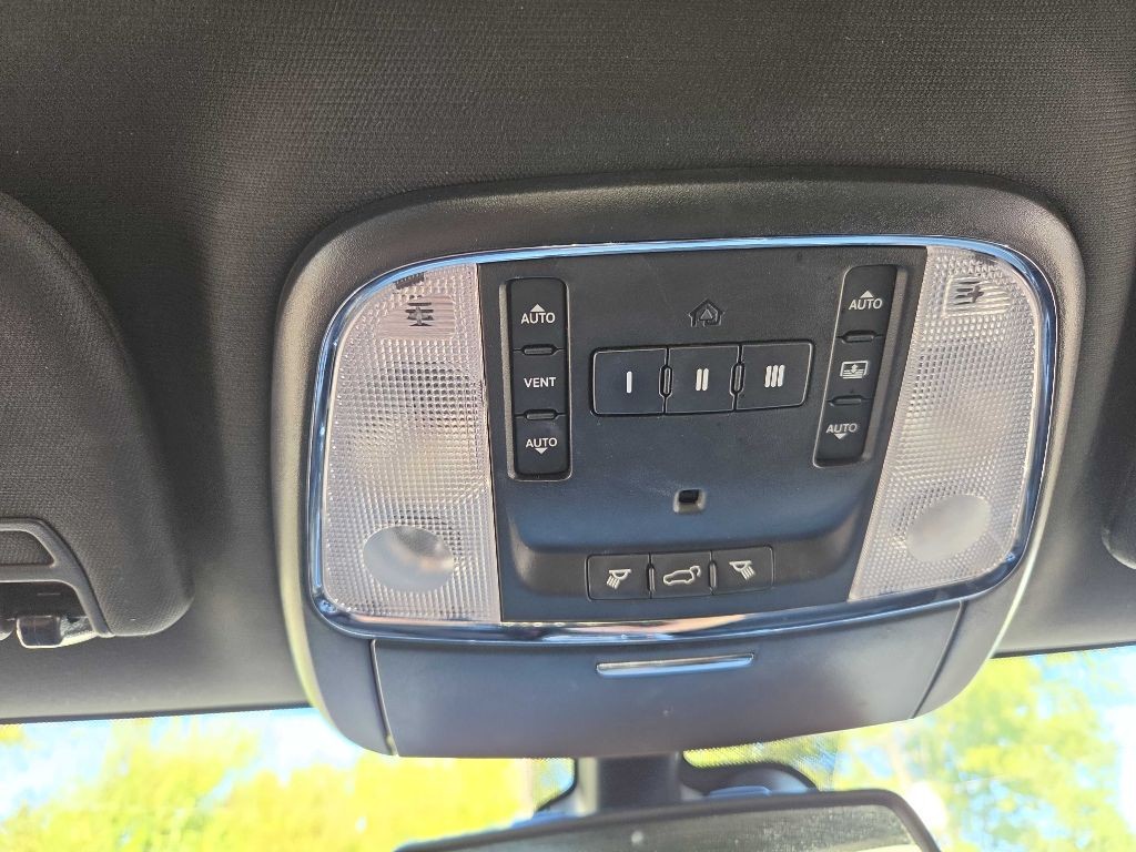 2015 Jeep Grand Cherokee Image 25