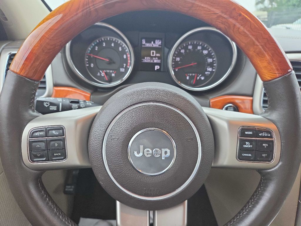 2013 Jeep Grand Cherokee Image 16