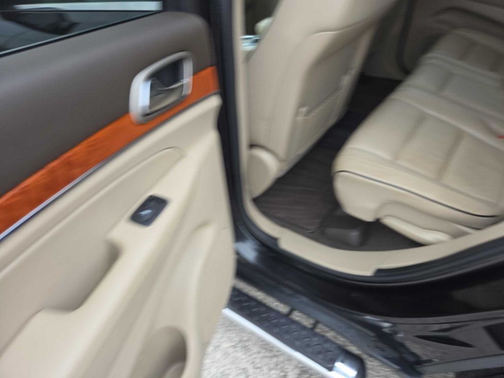 2013 Jeep Grand Cherokee Image 27