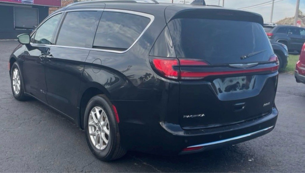 2021 Chrysler Pacifica Image 4