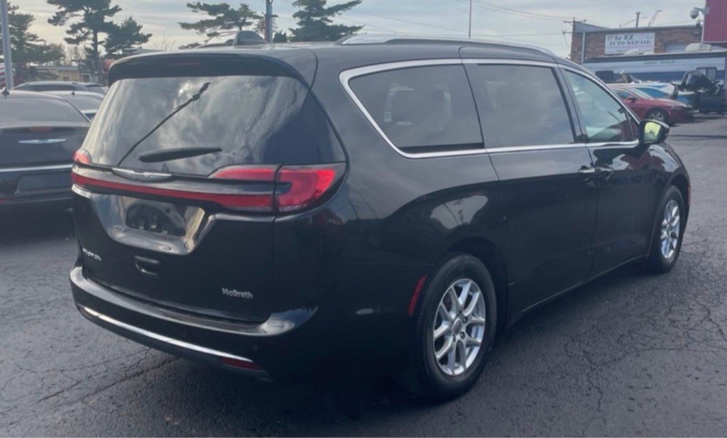 2021 Chrysler Pacifica Image 5