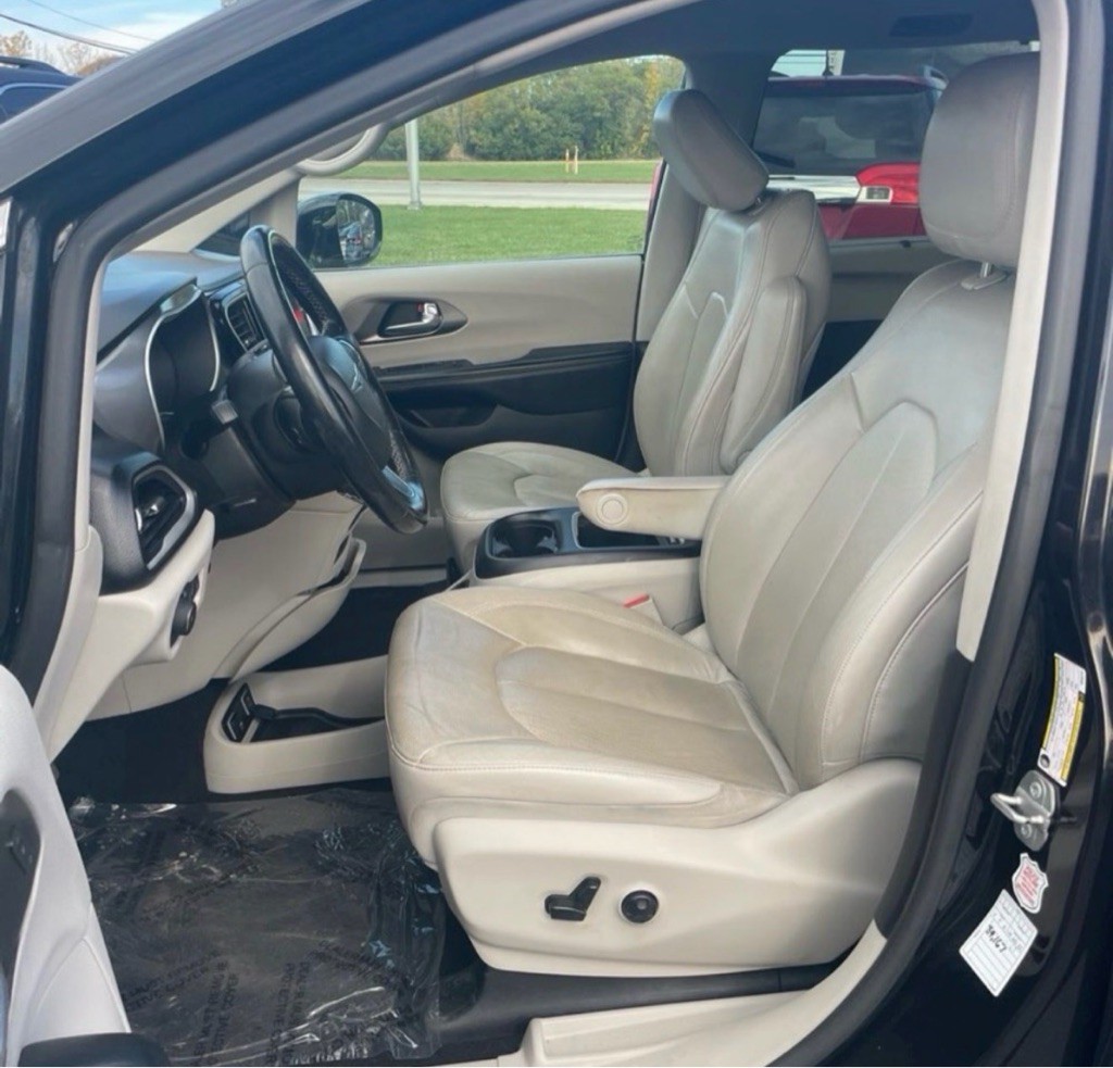 2021 Chrysler Pacifica Image 9