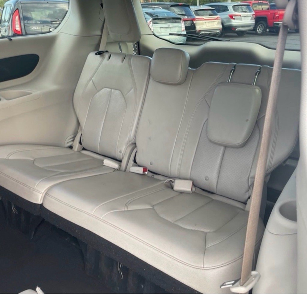 2021 Chrysler Pacifica Image 11