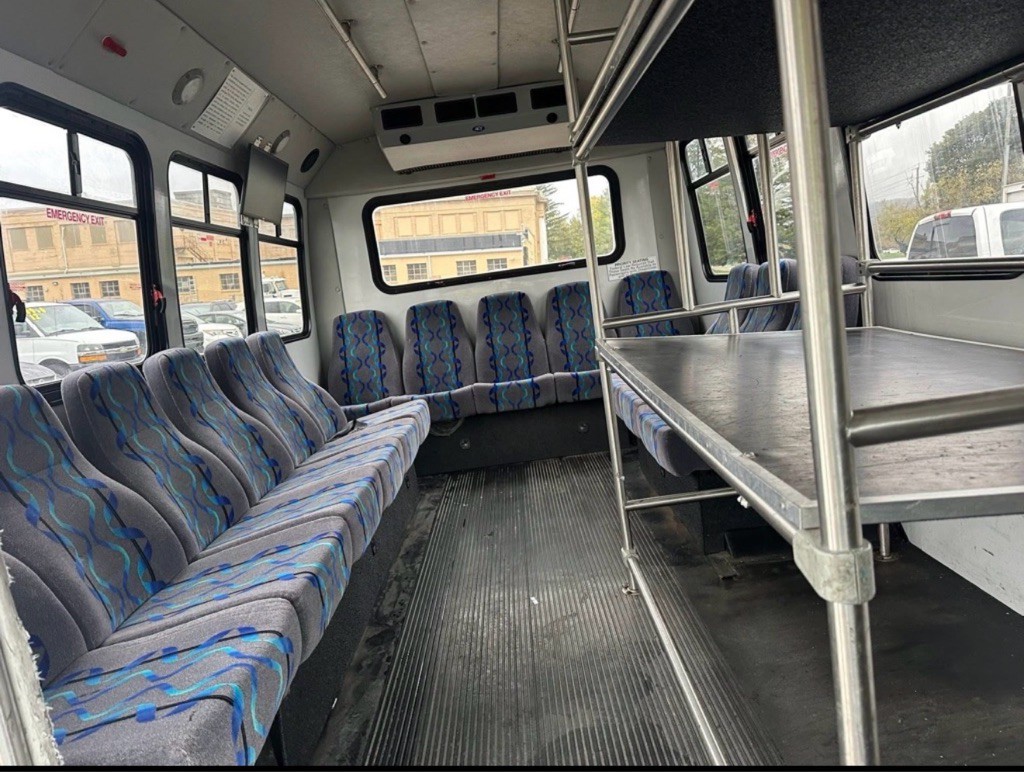 2017 Ford Econoline Image 5