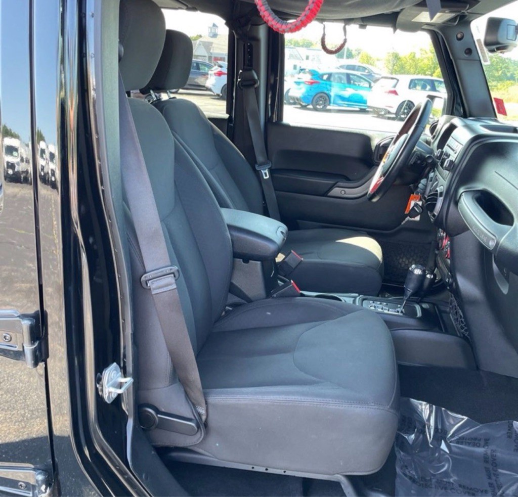 2017 Jeep Wrangler Unlimited Image 9