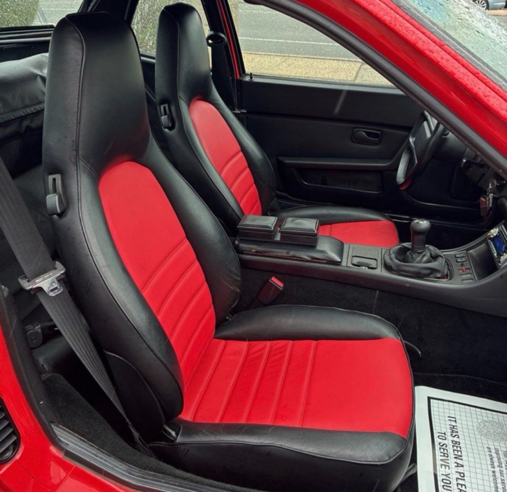 1987 Porsche 944 Image 10