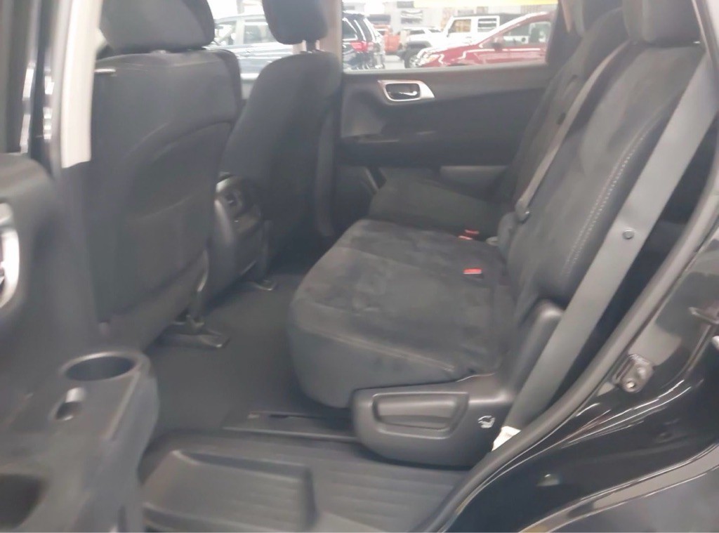 2016 Nissan Pathfinder Image 4
