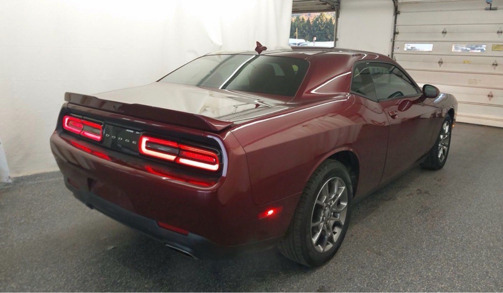 2017 Dodge Challenger Image 3