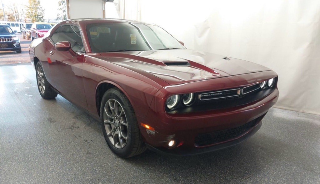 2017 Dodge Challenger Image 4